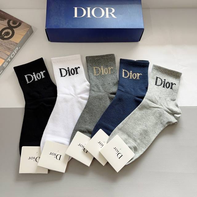 配包装 一盒5双 Dior 迪奥 新款字母男款中筒袜子！爆款专柜同步袜子，大牌出街，潮人必备超好搭