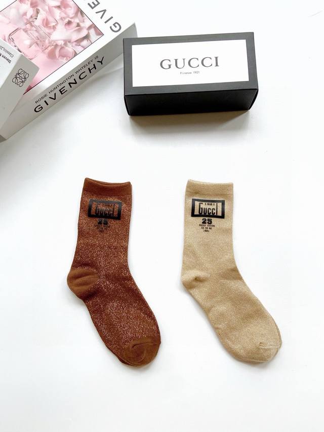 配包装 一盒2 双 Gucci 古琦 经典字母logo 金银丝混纺 纯棉中筒袜 ，重工配饰，Ins超火爆红人同款，精美 面料，潮人必备 ，经典配色 个性时尚百搭