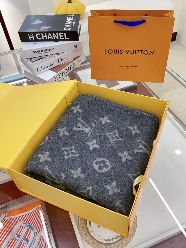 Lv路易威登极品硬货，经典monogram暗纹图案风靡了全世界.惊爆世人的 Louis Vuitton Neo Mongaram老花毛毯纹路细腻到爆相当于1斤的