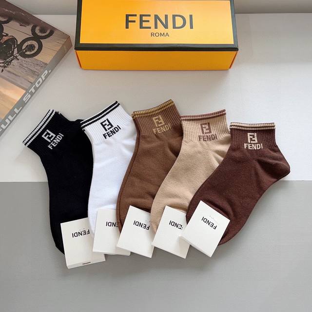 配包装 一盒5双 Fendi 芬迪 字母双ｆ爆款船袜 袜子，实用好穿 柔软透气，时尚百搭款，大牌出街。