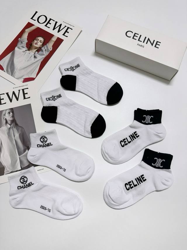 配包装 一盒6 双 Celine 赛琳 Chanel 香奈儿 经典字母 Logo 纯棉网眼短袜 Ins爆款！专柜在售ing 好看到爆炸 ！超高品质！亲肤透气，经 - 点击图像关闭