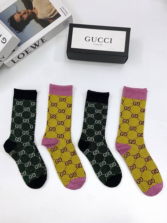 配包装 一盒4 双 Gucci 古琦 经典双g 字母logo 金银丝中筒袜 ，Ins超火爆红人同款，精美 面料，潮人必备 ，经典配色 个性时尚百搭款，你值得拥有