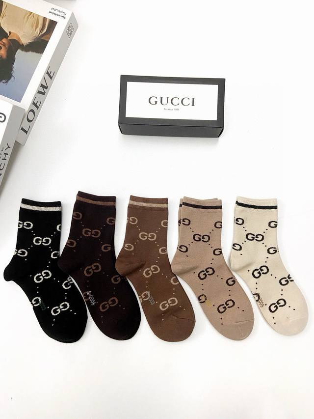 配包装 一盒5 双 Gucci 古琦 经典双g 字母 Logo羊绒 中筒袜 ！超级软糯亲肤！ Ins爆款！专柜在售ing 好看到爆炸 ！超高品质！经典不过时！潮