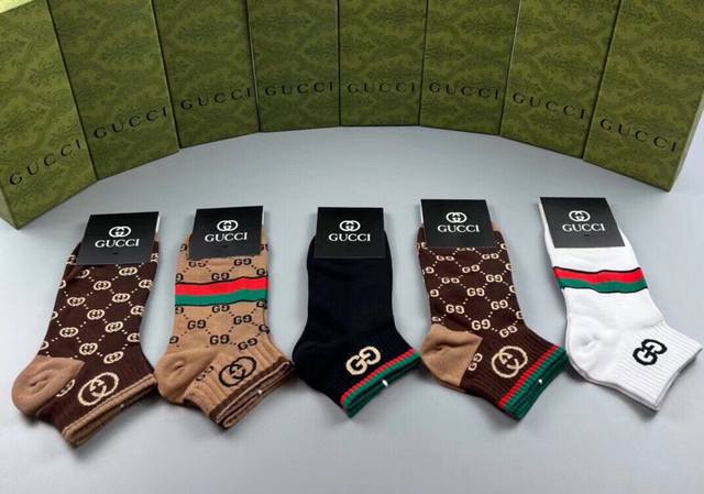 特批 Gucci 古奇g家新品短袜 一盒五双 提花经典标志，超级nice，实物超漂亮，超火爆小单品，大牌出街，潮人必备超好搭