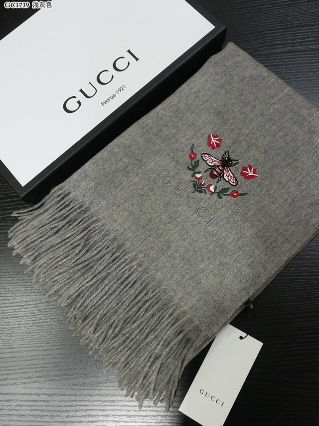 特 Rgc1739Gucci花卉小蜜蜂披肩重工330G混绒水波纹版本顶级品质 原厂色彩 真的美到爆冬季出口订单 手感无敌 保暖无敌 色彩无敌比大衣还要保暖 无需