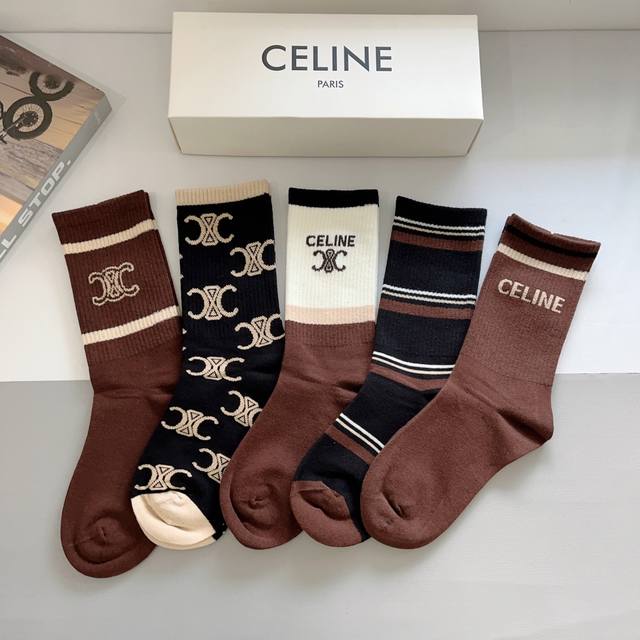 配包装 一盒5双 Celine 赛琳 新款长筒袜子、纯棉面料，专柜同 步长筒袜子，大牌出街，潮人必备超好搭配！