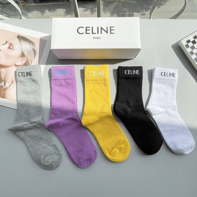 配包装 一盒五双 Celine 赛琳高品质羊毛袜子超级爆款网红袜子ce家官网同步硅胶字母中筒袜，Ins明星网红推荐火爆至极纯棉材质，轻薄柔软透气，四季通用，欧美 - 点击图像关闭