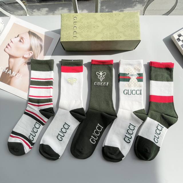 配包装 一盒五双 Gucci 古奇网红爆款出货~G家新品专柜对版袜子纯棉材质织造，超级柔软舒适，罗口经典金线双g，超级抢眼，Ins超火爆小单品，大牌出街，潮人必