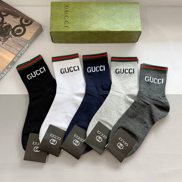 配包装 一盒5双 Gucci 古奇 新款中筒袜子，纯棉面料，潮人必备 ，Gucci 爆款，经典双g，个性时尚百搭款，你值得拥有哦 - 点击图像关闭