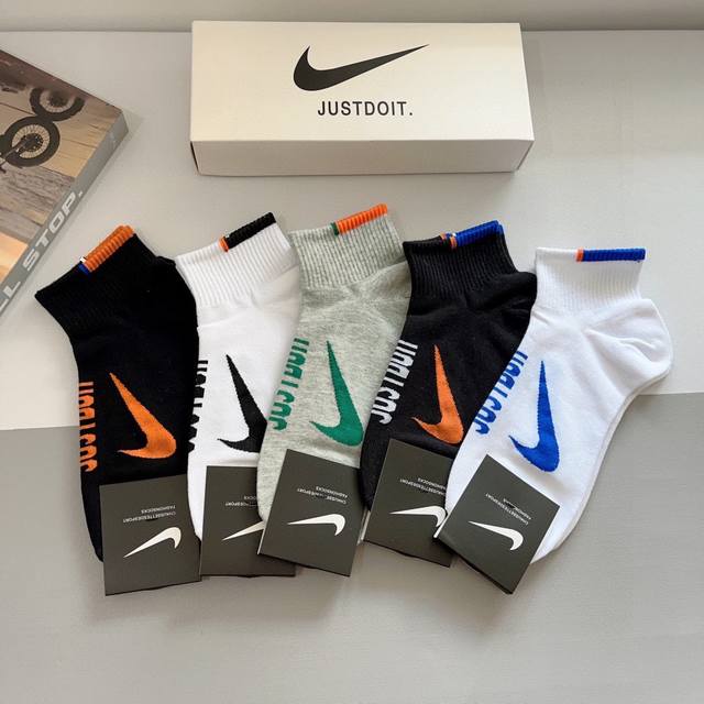 配包装 一盒5双 新款 Nike 耐克 高版本短袜 精梳棉 专柜同步 高品质 抗菌防臭吸汗透气 - 点击图像关闭