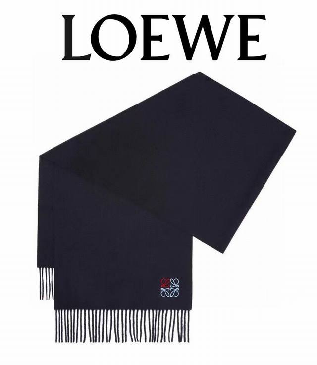 Loewe。 刺绣羊绒围巾 怒赞自留，难得的高端男款！家属福利！L非常正的男士围巾~面料大爱，非常柔软细腻舒服，轻度水波纹！大气简约，超级好看的男神配色，任何男