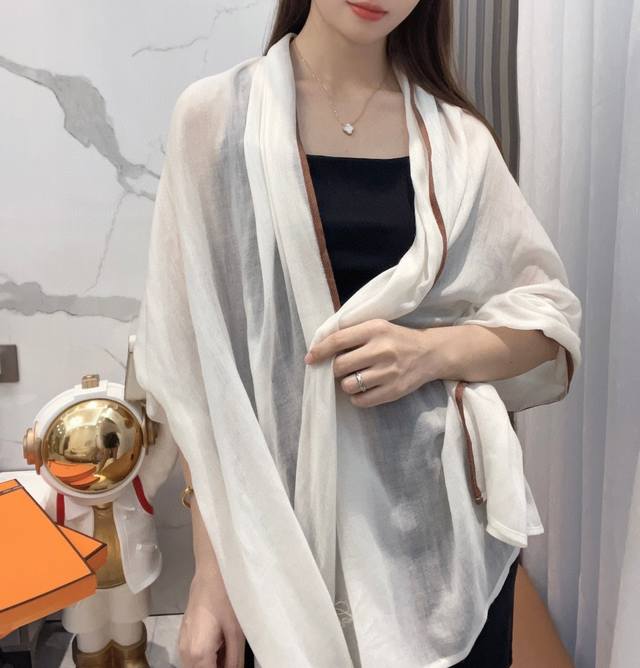 Loro Piana 诺悠翩雅秋冬新品 极品山羊绒 送人自留都太高大上了重磅上新，爆款爆款，渠道极品硬货～出口意大利直供专柜尾单到手数量极少，客供面料100%羊