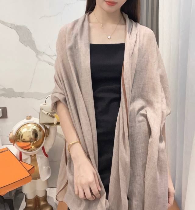 Loro Piana 诺悠翩雅秋冬新品 极品山羊绒 送人自留都太高大上了重磅上新，爆款爆款，渠道极品硬货～出口意大利直供专柜尾单到手数量极少，客供面料100%羊