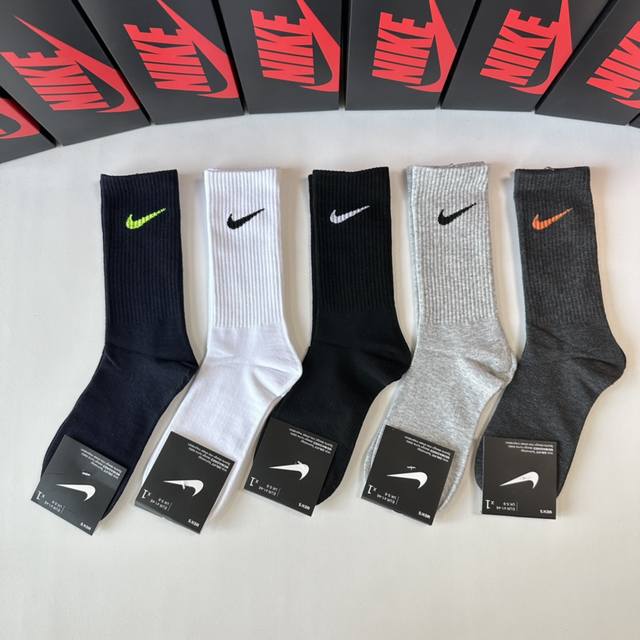 特 配专柜包装 Nike 耐克 新款中长款堆堆袜袜子！一盒五双，专柜同步筒袜袜子，大牌出街，潮人必备超好搭