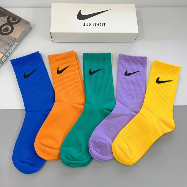 配包装 一盒5双 新款 Nike 耐克 经典款专柜同步纯棉长筒袜子、百搭款 高品质 抗菌防臭吸汗透气