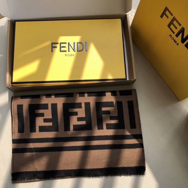 全网最好的fendi！！王牌口碑款做特惠福利了速度来抢，超值上头 吊打乱七八糟的版本，最好的fendi以次充好的走开！我们这个品质这个价格真心给力到家，欢迎比对