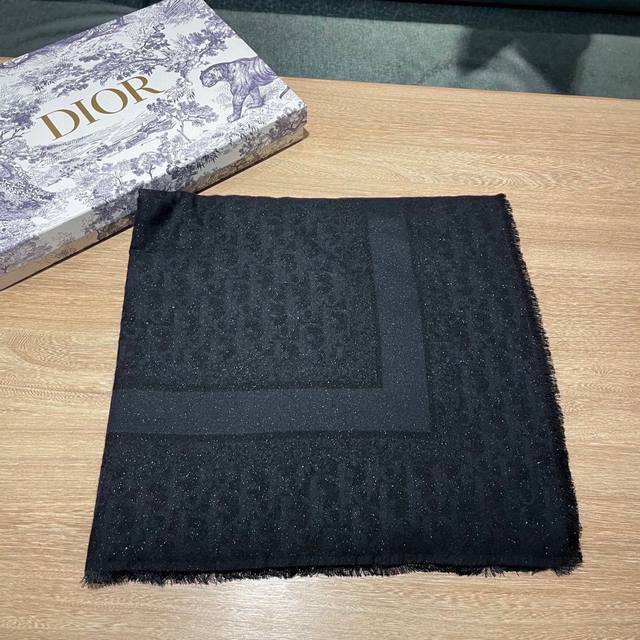 Dior 上新 140*140闪银方巾 二色 三标齐全 高克重. 羊毛银线系列