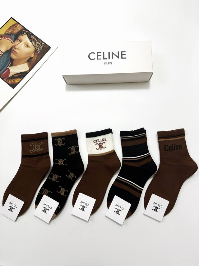 配包装 一盒5 双 Celine 赛琳 经典字母Logo 纯棉小腿袜 ，Ins超火爆短袜，纯棉面料，潮人必备 ，经典配色 个性时尚百搭款，你值得拥有哦