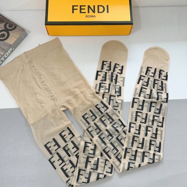 配包装 一盒1双 Fendi 芬迪 爆款经典双F字母连裤袜！ 好看到爆炸 ，欧美大牌丝袜 潮人秋冬必备单品 ，潮人必备百搭款！