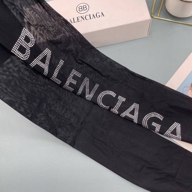 配包装 一盒一双 Balenciaga 巴黎世家 官网同款 连体丝袜 各路明星！网红、时尚达人喜爱款 现货中