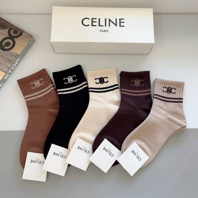 配包装 一盒5双 Celine 赛琳 新款高版本羊绒面料经典中筒袜子，个性时尚百搭款，！你值得拥有哦超柔软材质舒适透气，时尚百搭款 - 点击图像关闭