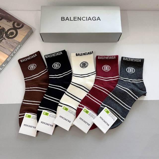 配包装 一盒5双 Balenciaga 巴黎世家 新款中筒袜子潮人必不可少的时尚专柜代购袜子 ，超级时尚潮流百搭款！ - 点击图像关闭