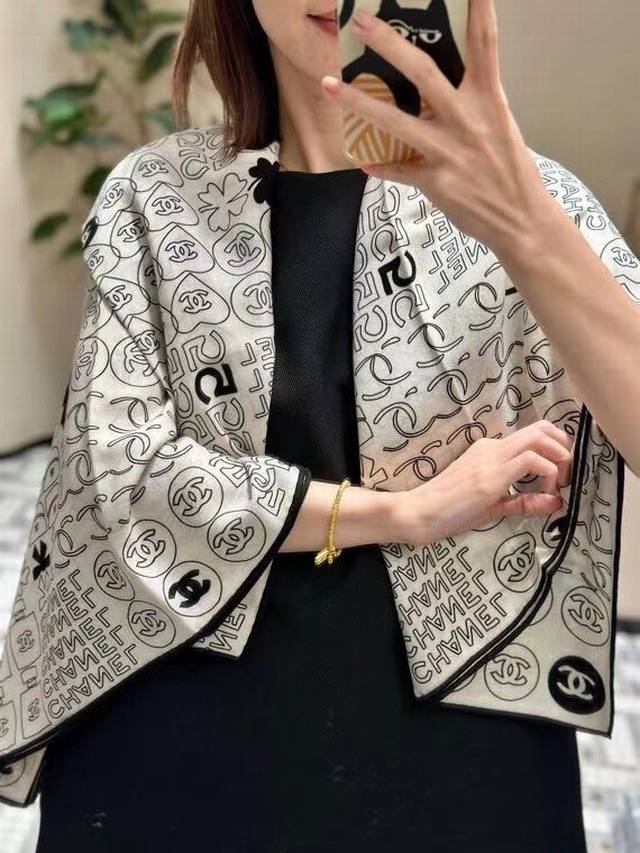 2024Chanel 经典茶花优雅Coco风，Chanel最新菱格丝绒大方巾~气质到骨子里，香奶奶新一季的面料超高级，真心超级柔软，丝丝顺滑，韧性很强 不容易被