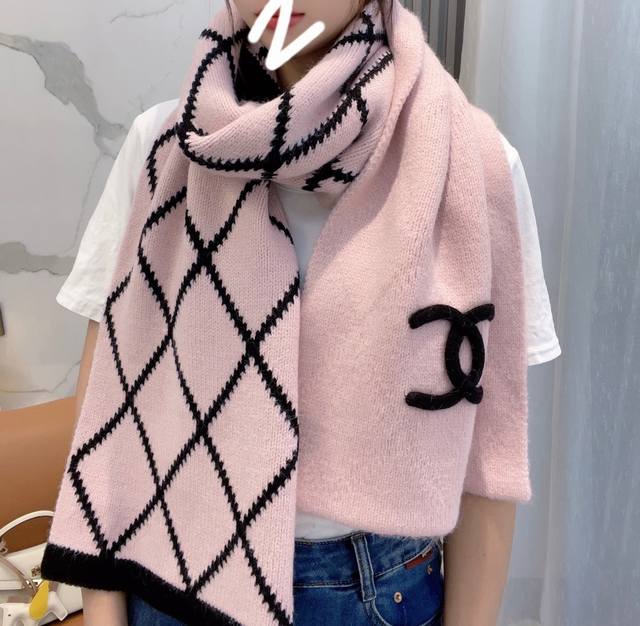 上新！Chanel 香奈儿 2024年独家爆款到货！香奈儿Chanel秋冬超软糯围巾 这条香奈儿秋冬围巾 一定要提前入！不然等到秋冬断货[笑哭R][笑哭R] 超