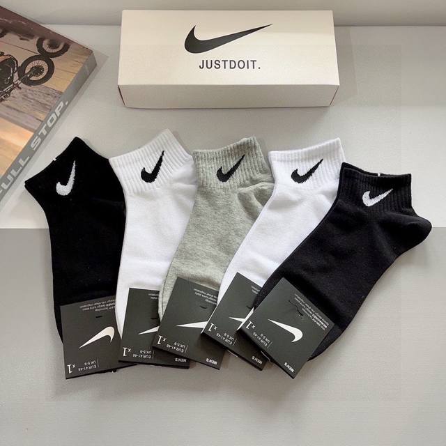 配包装 一盒5双 新款 Nike 耐克 高版本短袜 精梳棉 专柜同步 高品质 抗菌防臭吸汗透气 - 点击图像关闭