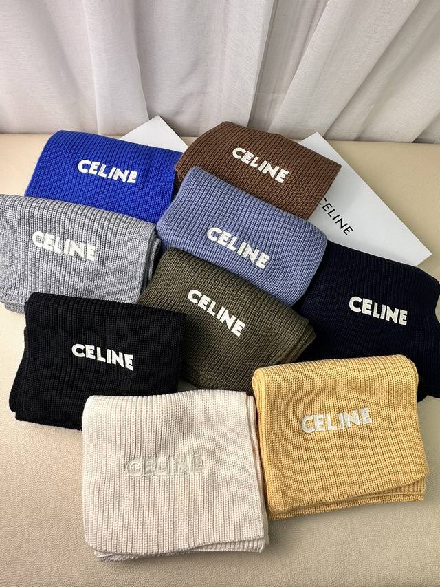 Celine 赛琳经典羊绒围巾来个硬货.麻溜的安排上.好品质认证第一点：超大Size：230*30Cm。第二点：针密车线！非贴标！纯正出口原订单已经交货一批，其